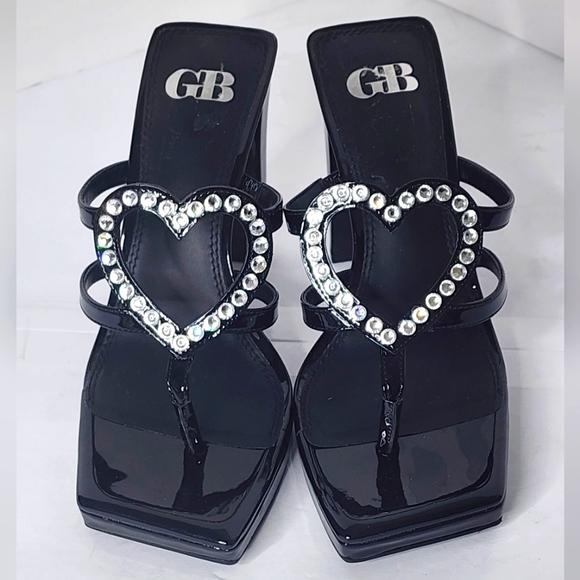 Gianni Bini Heart Break Black Patent Leather Heels Size 8 - Picture 4 of 8